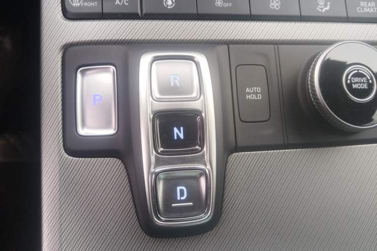 Used Hyundai Palisade 2023 3.5L Automatic 2WD GL Gear Lever