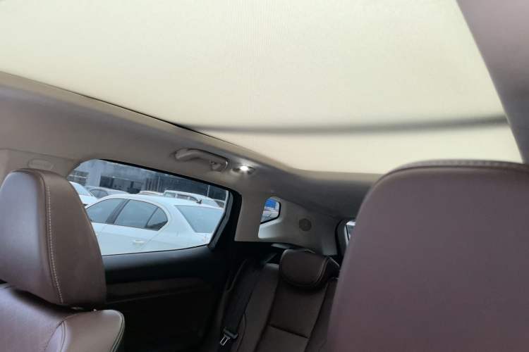 Used Wey VV6 2018 2.0T Two-Wheel-Drive Ultra-Luxury Version China V Standard