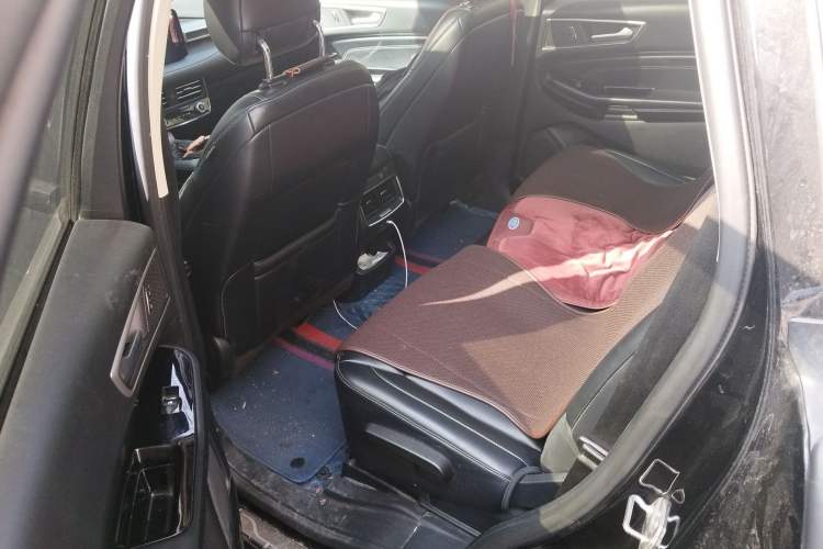 Used Ford Edge 2021 PLUS EcoBoost 245 Two-Wheel-Drive Platinum Edition 5 Seats
