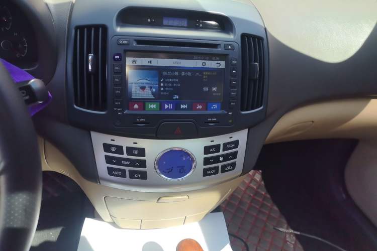 Used Hyundai Celesta 2010 1.6L AT GLS Audio And AC Panel