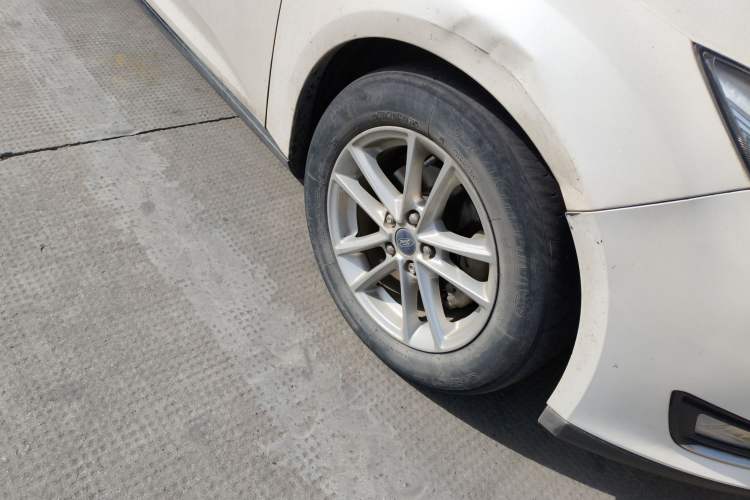 Used Ford Focus 2015 Sedan EcoBoost 125 Automatic Supreme Style Edition