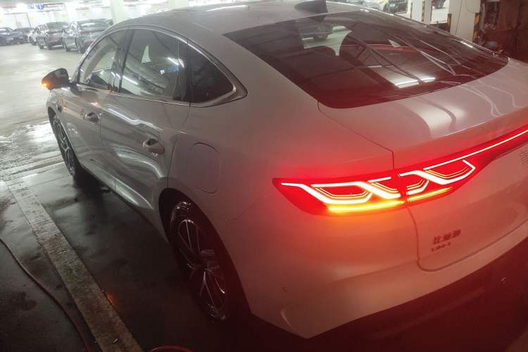 Used BYD Qin L 2025 DM-i Smart Drive 120KM Leading Model
