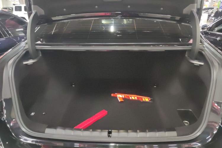 Used BMW 7 Series 2023 735Li Luxury Package