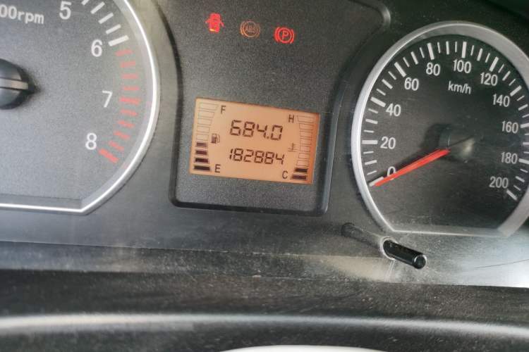 Used FORTHING Lingzhi 2013 M3 1.6L 7-seat Standard Model
