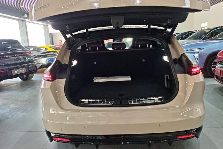 Used Nio ET5T 2025 75 kWh Touring Trunk