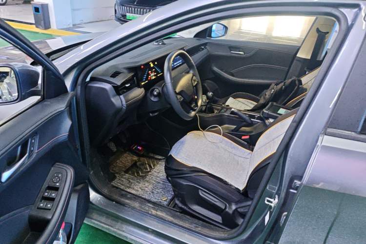 Used Roewe i5 2023 1.5L Manual Comfort Edition