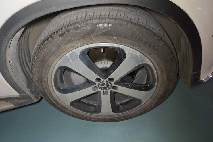 Used Mercedes-Benz GLC 2018 Facelift GLC 260 4MATIC Luxury Edition
