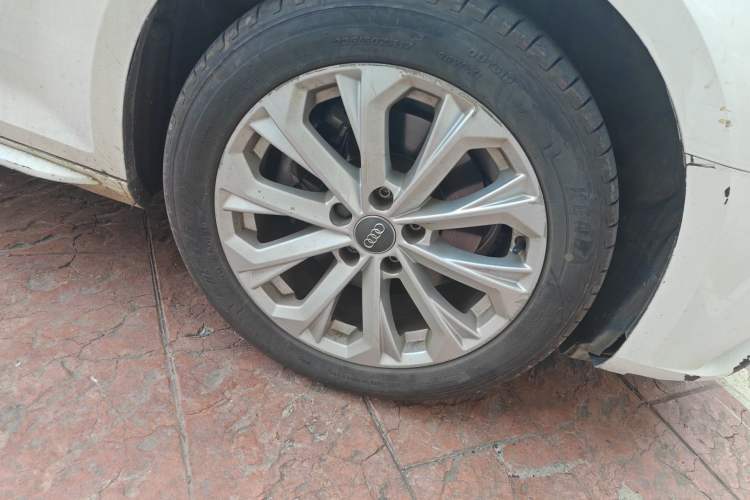 Used Audi A4L 2019 40 TFSI Ambition China VI
