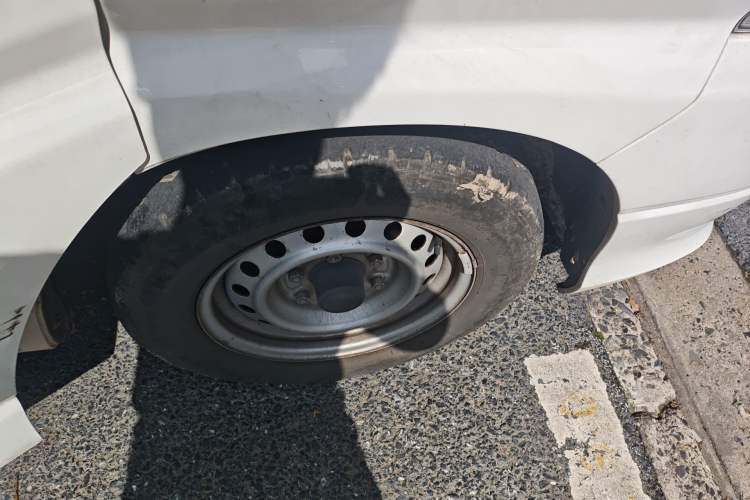 Used Jinbei Express 2017 2.0L Standard Version V19 Right Front Wheel Hub