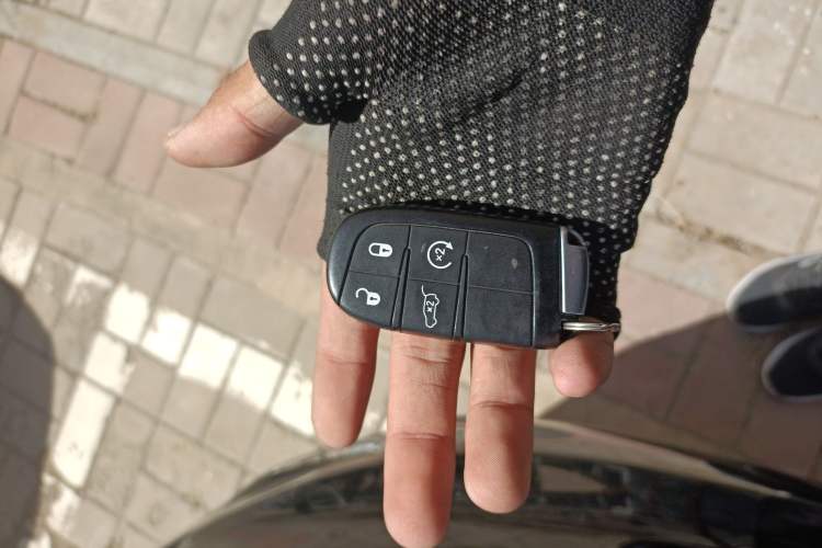 Used Jeep Grand Cherokee 2017 3.6L Elite Navigation Edition Vehicle Key