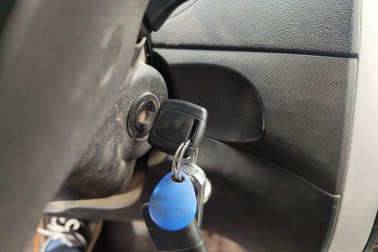 Used Foton Tunland 2018 2.8T E5 Two-Wheel-Drive Comfort Version with Long Wheelbase Equipped with 4J28TC4 Engine
