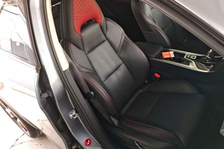 Used Lynk & Co 01 2019 2.0T Two-Wheel Drive Zhaopu Version China VI Standard
