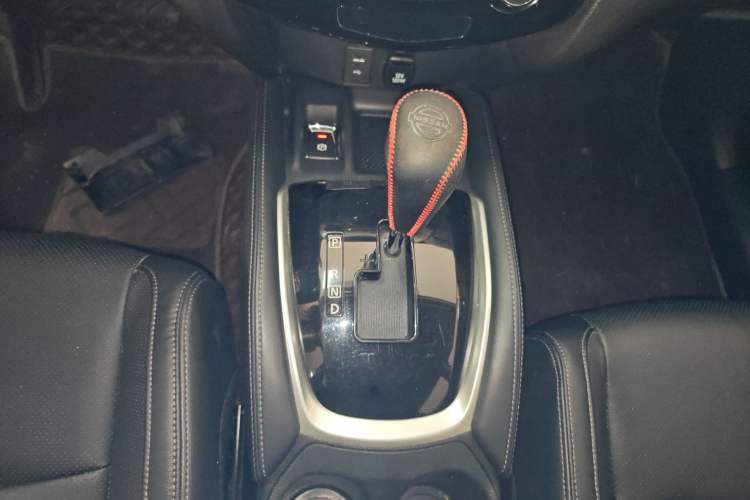 Used Nissan X-Trail 2019 2.0L CVT Smart Connect Comfort Edition 2WD Gear Lever