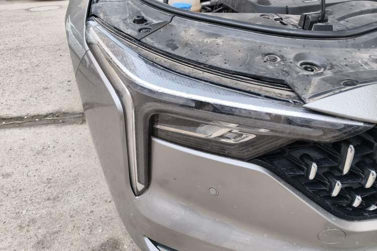 Used Bestune B70 2025 Dragon Edition 1.5T Comfort Model Right Front Headlight