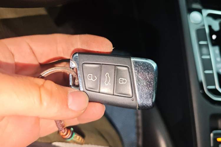 Used Volkswagen Magotan 2018 330TSI DSG Advanced Model Vehicle Key