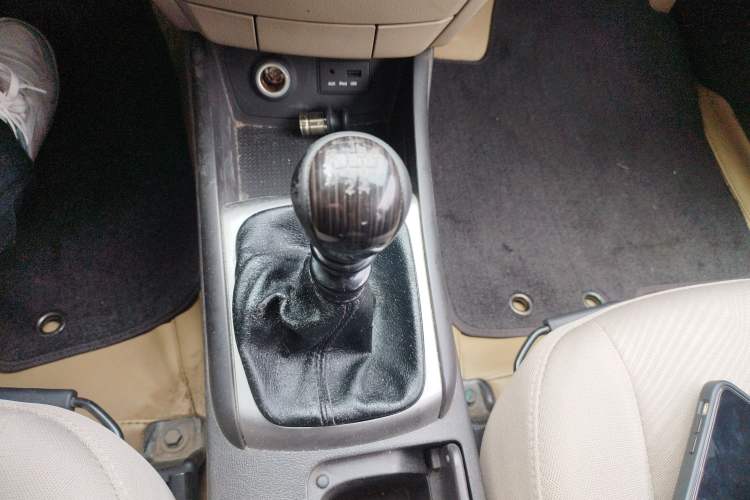 Used Hyundai Celesta 2011 1.6L Manual Luxury Model Gear Lever