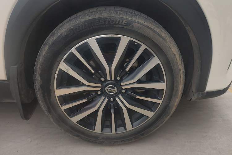 Used Nissan Kicks 2022 1.5L CVT XL Fashion Edition Right Front Wheel Hub