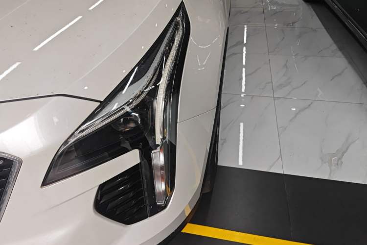 Used Cadillac XT4 2021 28T Two-Wheel Drive Tech Edition Left Front Headlight