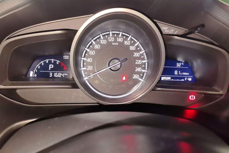 Used Mazda 3 Axela 2017 Sedan 1.5L Automatic Comfort Model China VI Standard Instrument Cluster