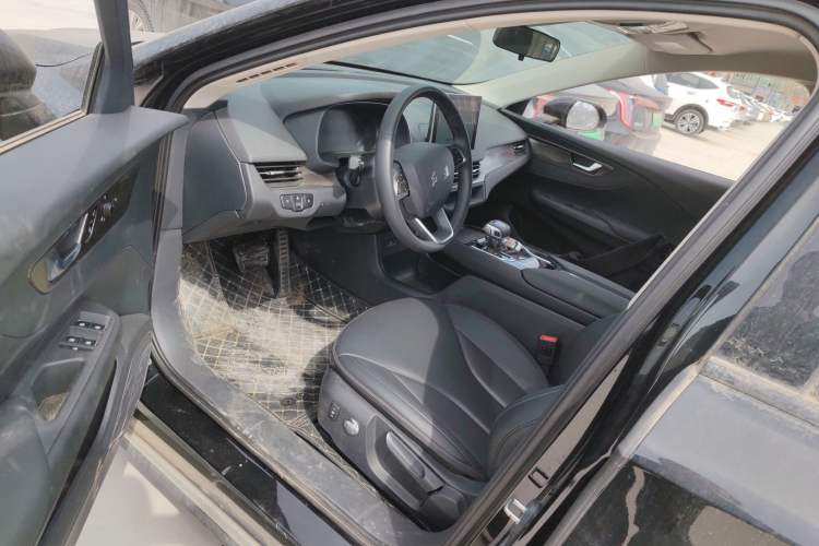 Used Hongqi E-QM5 2021 Charging Version Flagship Edition Driver Seat
