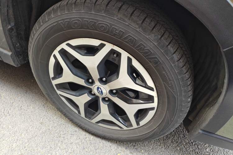 Used Subaru Forester 2021 2.0i Luxury Edition EyeSight Right Front Wheel Hub