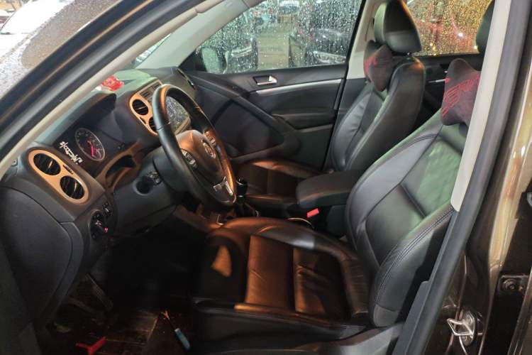 Used Volkswagen Tiguan L 2015 1.8TSI Manual Two-Wheel-Drive Limited Edition