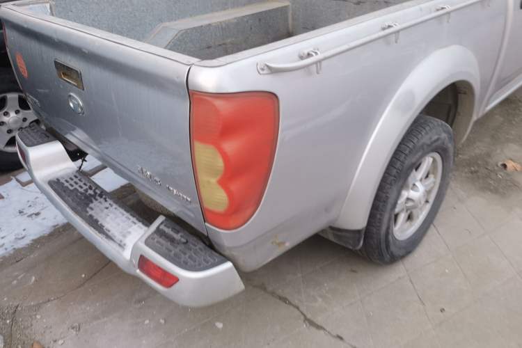 Used Great Wall Wingle 5 2017 2.0T European Version Diesel Two-Wheel Drive Advanced Large Double-Cab GW4D20E