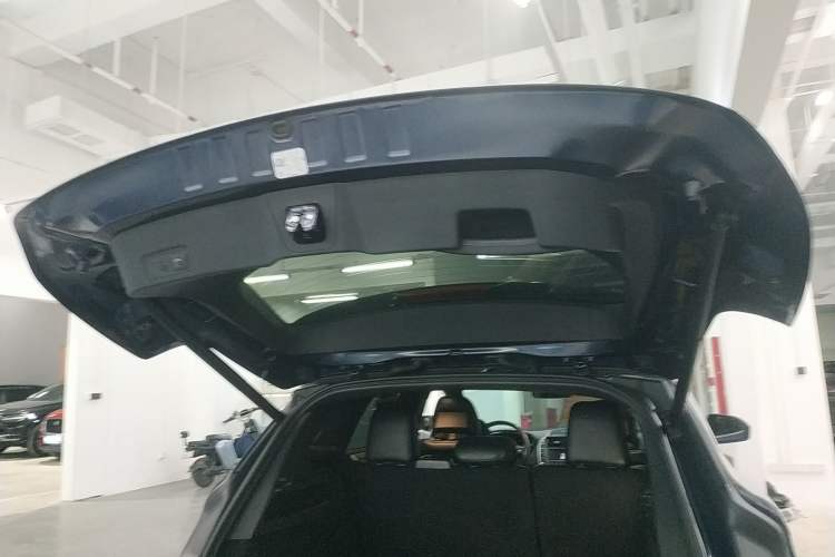 Used Lincoln MKC 2017 2.0T Two-Wheel-Drive Luxury Edition
