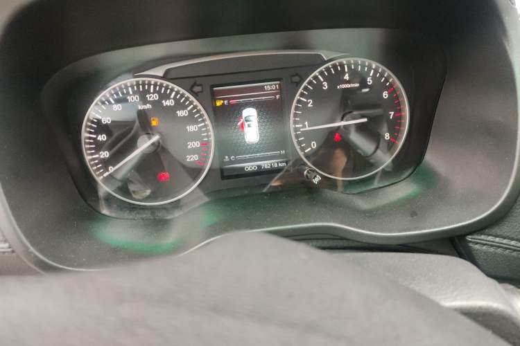 Used SWM X7 2016 1.8L Manual Luxury Edition 7 Seats