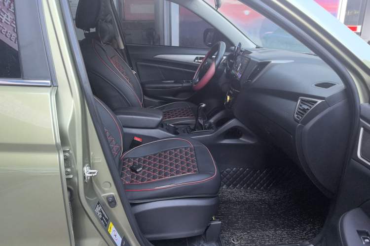 Used CHANGAN CS75 2016 2.0L Manual Luxury Version China V Standard
