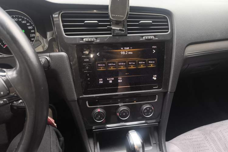 Used Volkswagen Golf 2019 280TSI DSG Comfort Version China VI Standard Audio And AC Panel