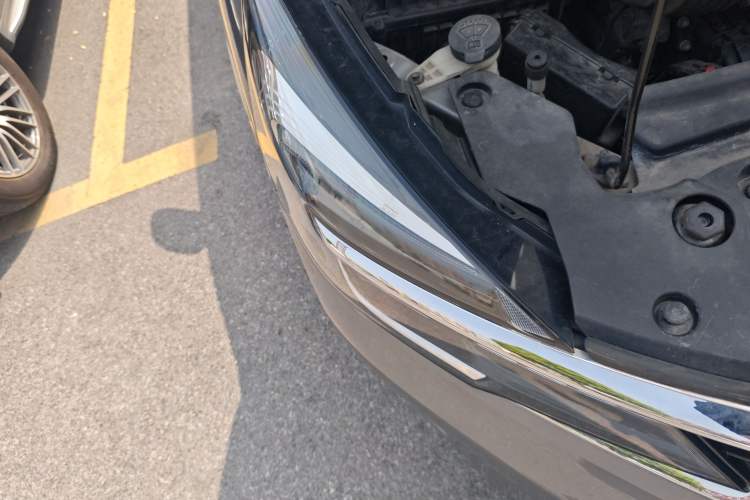 Used Buick GL8 2020 Land Business Class 652T Luxury Model Right Front Headlight