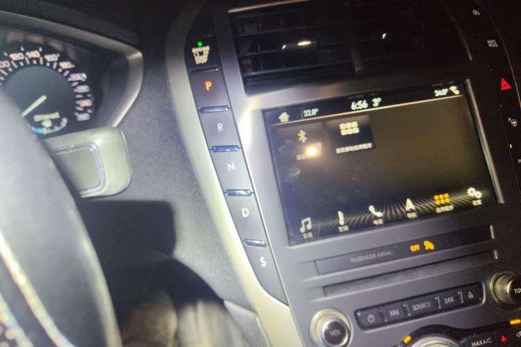 Used Lincoln MKZ 2017 2.0T Luxury Edition Gear Lever