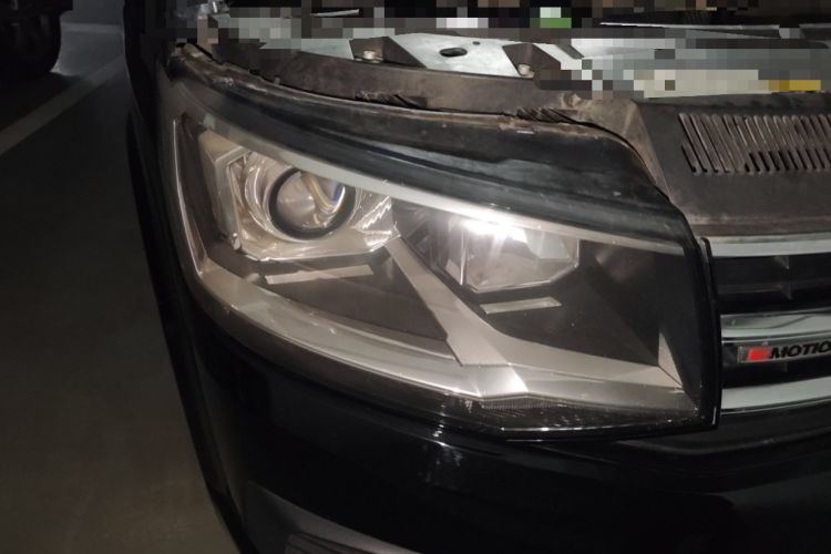 Used Volkswagen Caravelle 2018 2.0 TSI 4x4 Comfort Edition 7 Seats Right Front Headlight