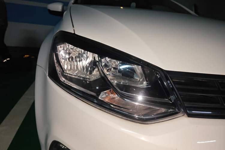 Used Volkswagen Polo 2018 1.5L Automatic Enjoyment Model Right Front Headlight