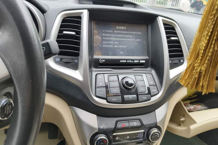 Used CHANGAN Eado 2015 1.6L Automatic Luxury Model Audio And AC Panel