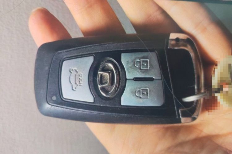 Used Huatai Santa Fe Classic 2012 2.0L Gasoline Manual Two-Wheel Drive with Sunroof
