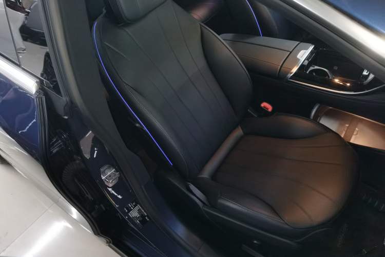 Used Mercedes-Benz EQE 2022 350 Luxury Edition Right Front Seat