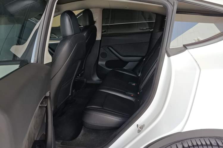 Used Tesla Model Y 2022 Rear-Wheel-Drive Version