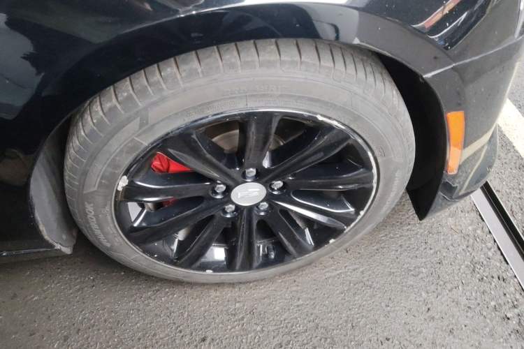 Used Cadillac ATS-L 2017 28T Tech Edition Right Front Wheel Hub