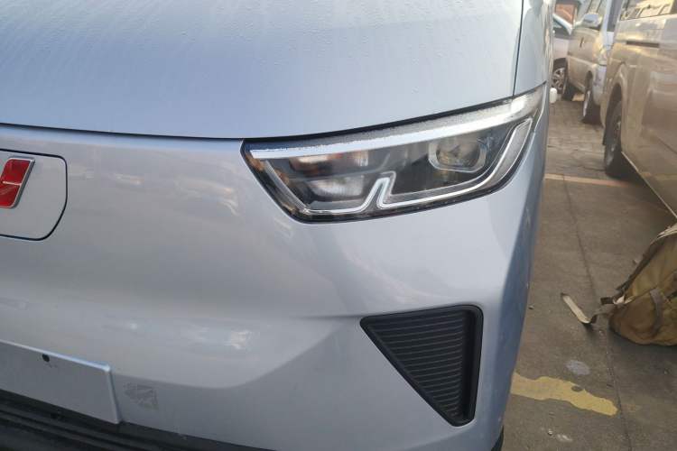 Used Wuling Yangguang 2024 300KM Comfort Version Passenger Van 75kW
