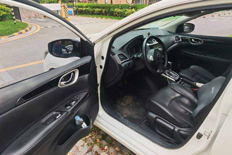 Used Nissan Sylphy 2019 1.6XV CVT Smart Connect Luxury Edition China V Standard Driver Seat