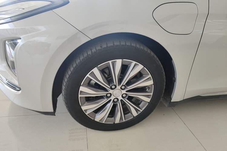 Used Hongqi E-QM5 2022 431 km Charge & Enjoy Edition