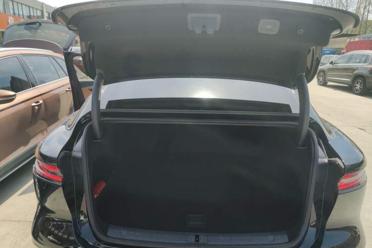 Used VOYAH PASSION 2024 PHEV Four-Wheel Drive Ultra-Long Range Executive Edition Trunk