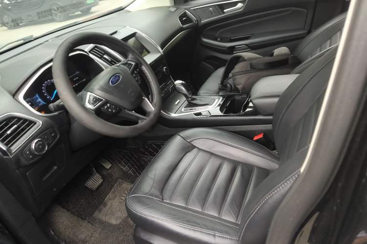 Used Ford Edge 2018 EcoBoost 245 Two-Wheel-Drive Titanium 7-Seater China V Standard
