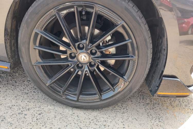 Used CHANGAN UNI-V 2022 1.5T Sport Edition Right Front Wheel Hub