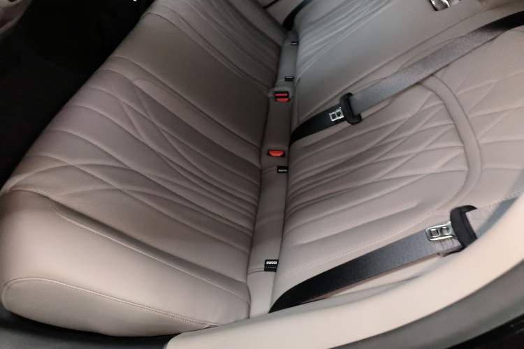 Used Geely Galaxy 8 2025 130km EM-i Prestige Edition Left Rear Seat