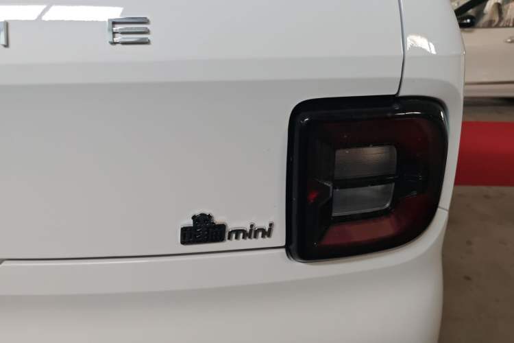 Used Geely Galaxy Panda 2024 Panda Mini 200km Endurance Bear Right Rear Taillight