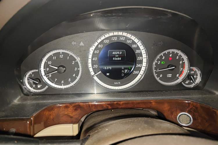 Used Mercedes-Benz E-Class 2013 E 260 L CGI Elegant Model
