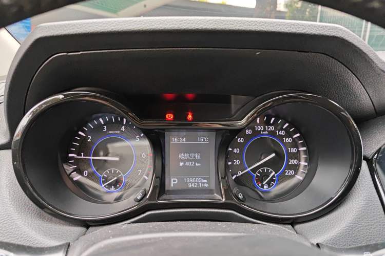 Used JMC Yusheng S350 2016 2.0T Automatic Two-Wheel Drive Gasoline Luxury Edition 5 Seats